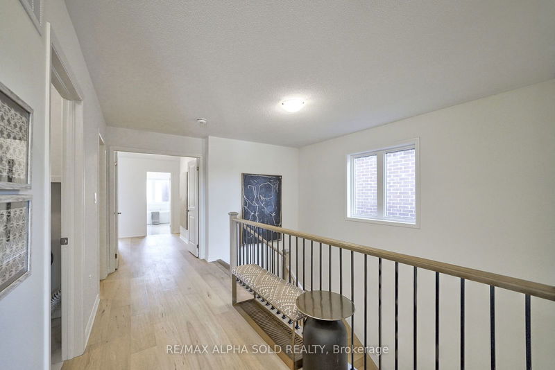 1465 Mockingbird Sq  Pickering, L1X 0N8 | Image 19