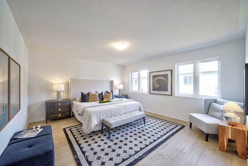 1465 Mockingbird Sq  Pickering, L1X 0N8 | Image 21