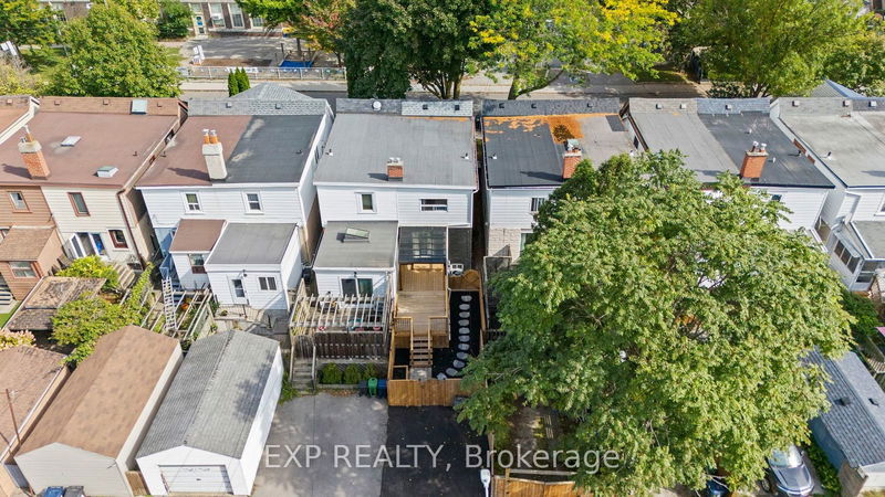 42 Larchmount Ave  Toronto, M4M 2Y7 | Image 39