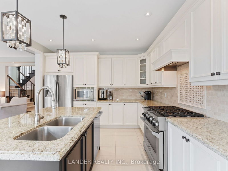 13 Coach Cres  Whitby, L1R 0K8 | Image 11