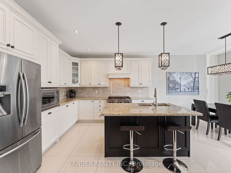 13 Coach Cres  Whitby, L1R 0K8 | Image 12