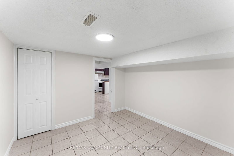 1645 Middleton St  Pickering, L1X 2K1 | Image 31