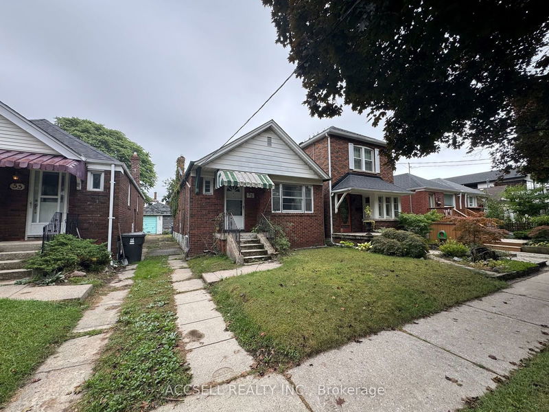 53 Lesmount Ave  Toronto, M4J 3V7 | Image 12