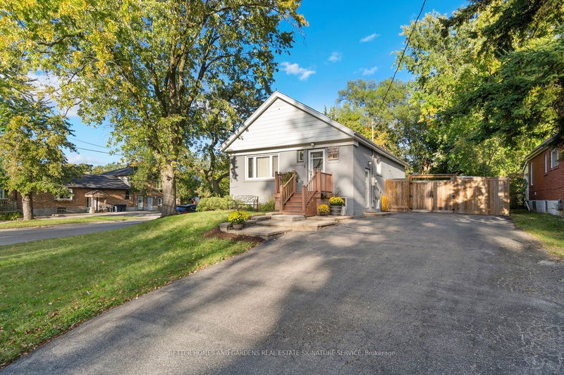 81 Mccowan Rd  Toronto, M1M 3M3 | Image 2