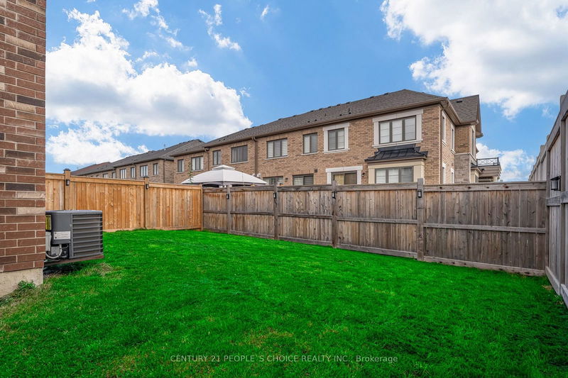 92 Coho Dr  Whitby, L1P 0E6 | Image 37