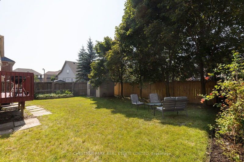 65 Northern Dancer Dr  Oshawa, L1L 0A9 | Image 30