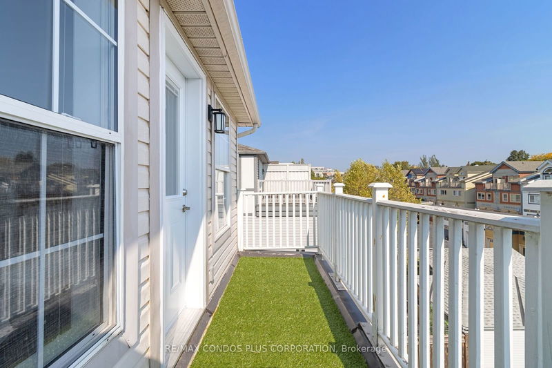 127 Boardwalk Dr  Toronto, M4L 3X9 | Image 27