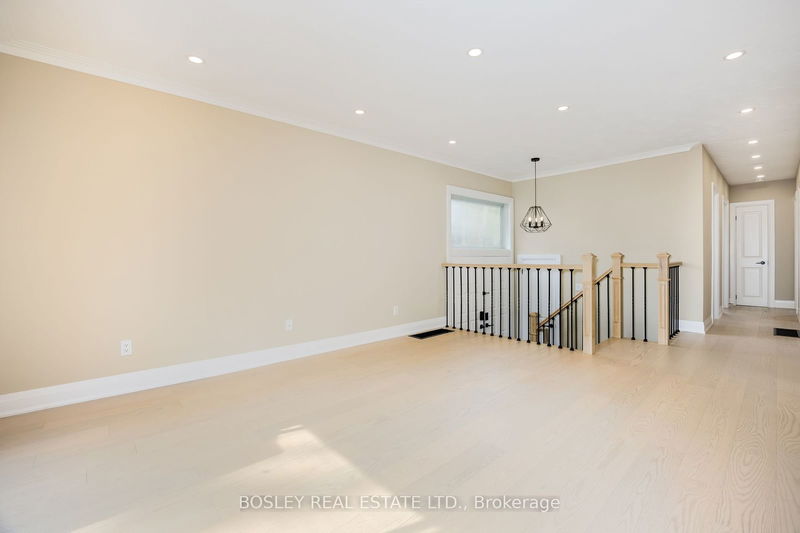 9 Carslake Cres  Toronto, M1J 2A8 | Image 12