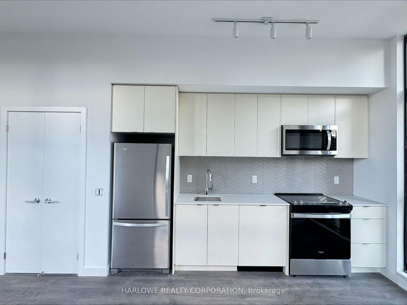 home for lease on 105 A-1606 Charles Street