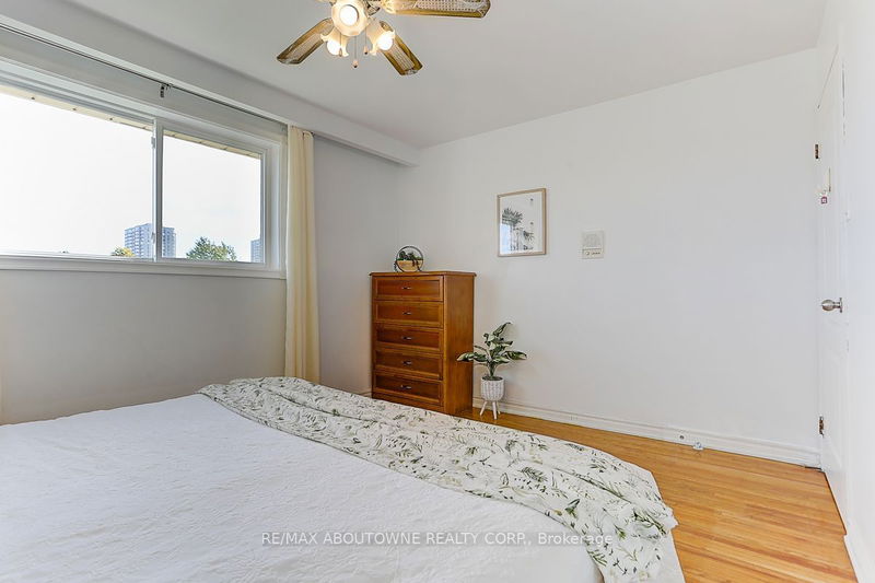 31 Lambeth Sq  Toronto, M1W 3B3 | Image 17