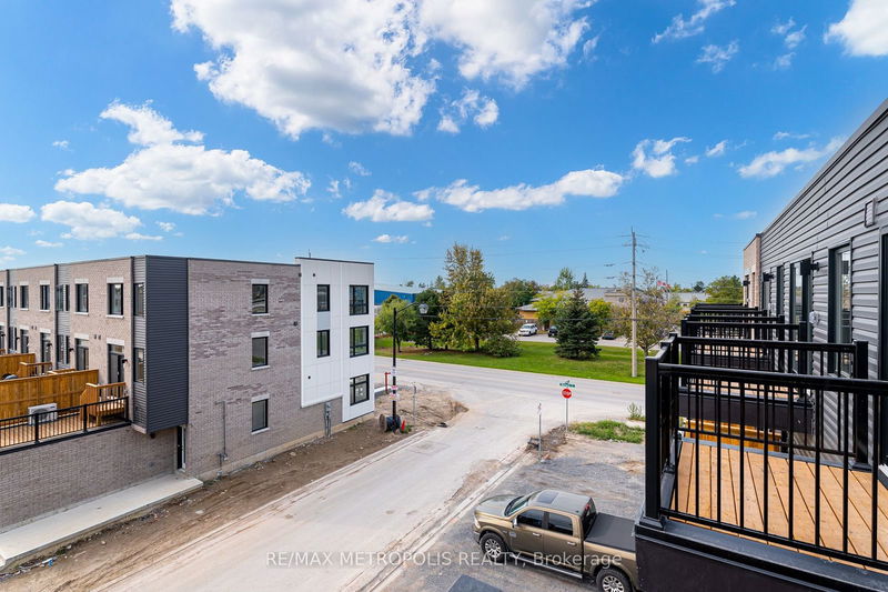 157 Hunt St  Ajax, L1S 7M3 | Image 39