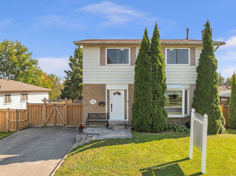 19 Vanstone Crt  Clarington, L1C 3V6 | Image 3