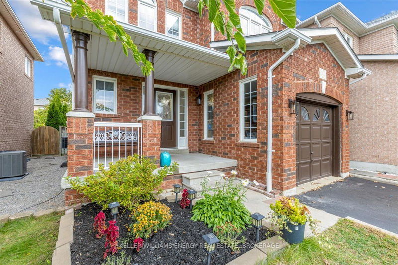 10 Lurosa Cres  Whitby, L1R 3A9 | Image 2