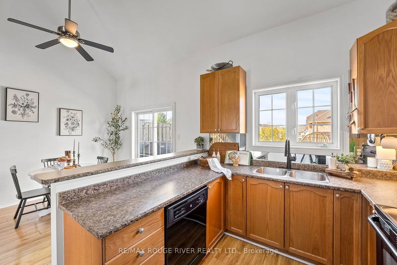 18 Wicker Park Way  Whitby, L1R 0C8 | Image 21