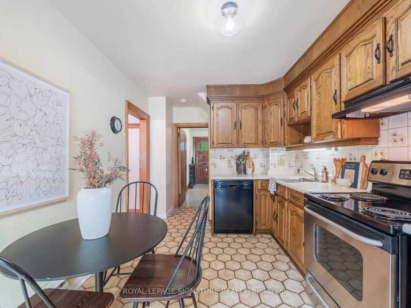 24 Chilton Rd  Toronto, M4J 3C8 | Image 14