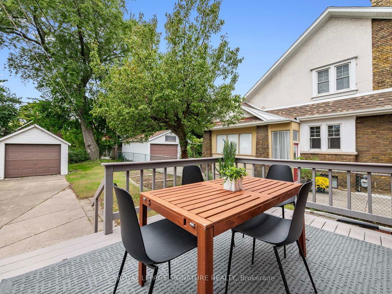 24 Chilton Rd  Toronto, M4J 3C8 | Image 32