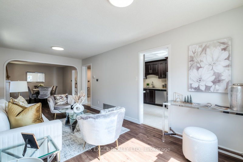 65 Alanbull Sq  Toronto, M1V 4M2 | Image 6