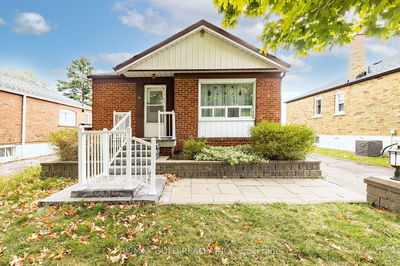 98 Marble Arch Cres  Toronto, M1R 1W9 | Image 1