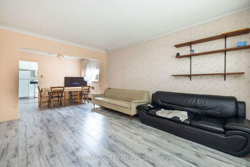 98 Marble Arch Cres  Toronto, M1R 1W9 | Image 10