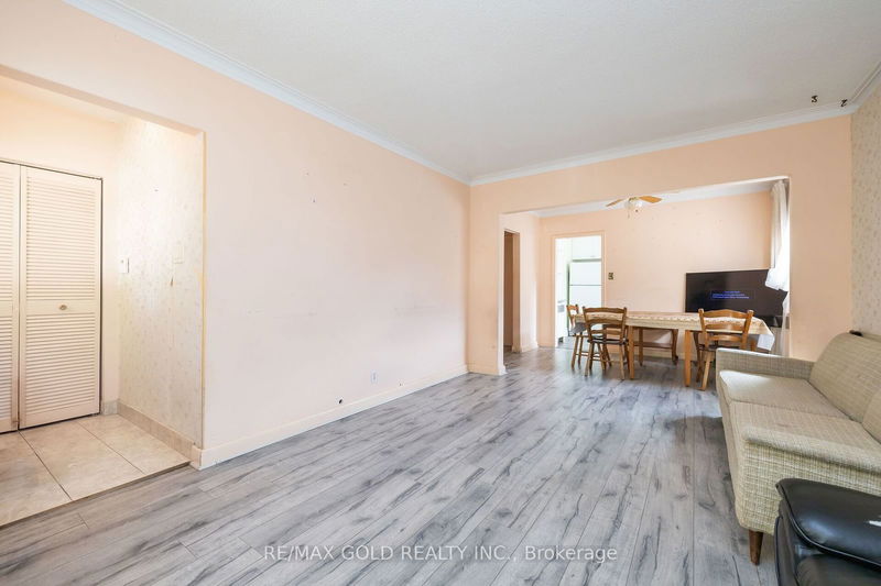 98 Marble Arch Cres  Toronto, M1R 1W9 | Image 11