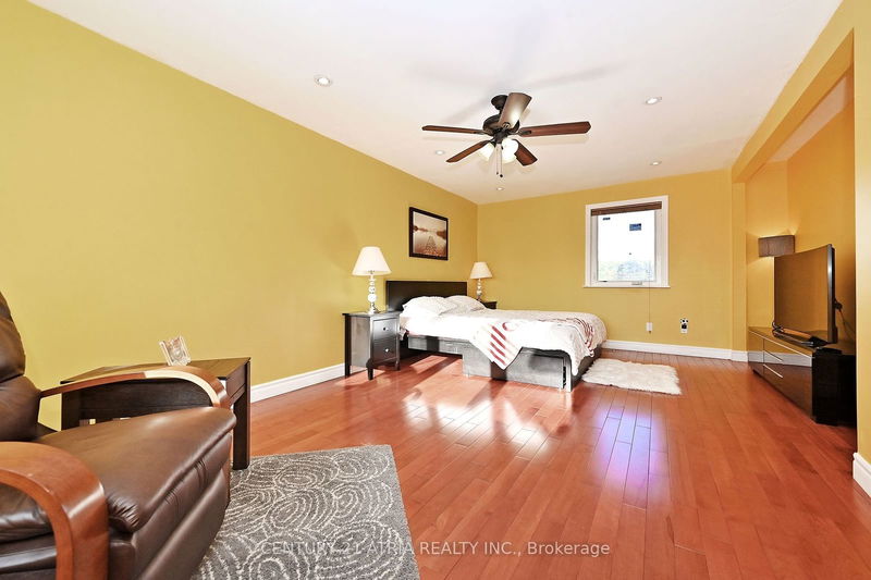 25 Crosland Dr E Toronto, M1R 4M6 | Image 20