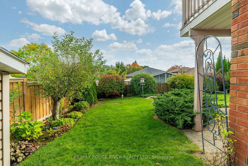 63 Bassett Blvd  Whitby, L1N 8N6 | Image 36