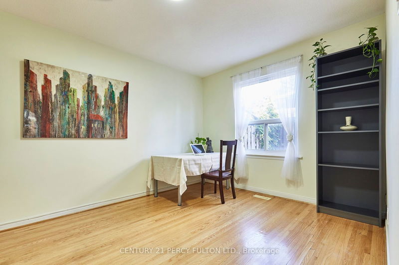 3 Farmington Cres  Toronto, M1S 1E9 | Image 10