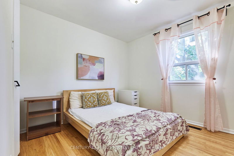 3 Farmington Cres  Toronto, M1S 1E9 | Image 16