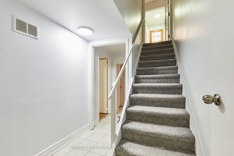 3 Farmington Cres  Toronto, M1S 1E9 | Image 20