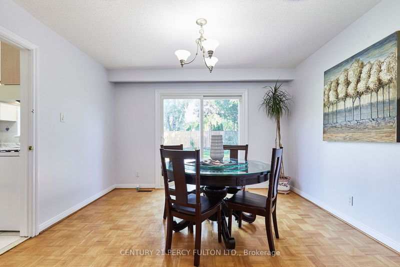 3 Farmington Cres  Toronto, M1S 1E9 | Image 6