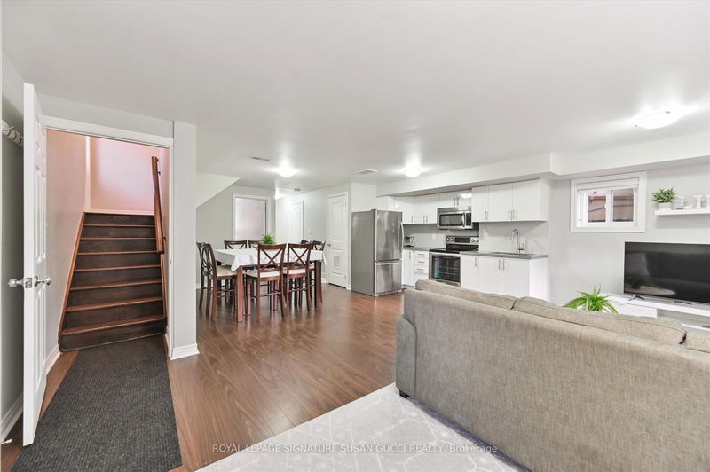 1425 Woodbine Ave  Toronto, M4C 4G7 | Image 26