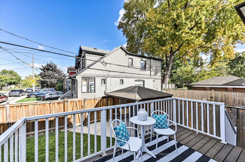 1425 Woodbine Ave  Toronto, M4C 4G7 | Image 36