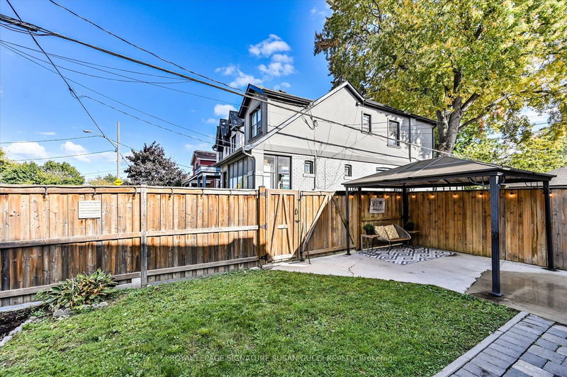 1425 Woodbine Ave  Toronto, M4C 4G7 | Image 37