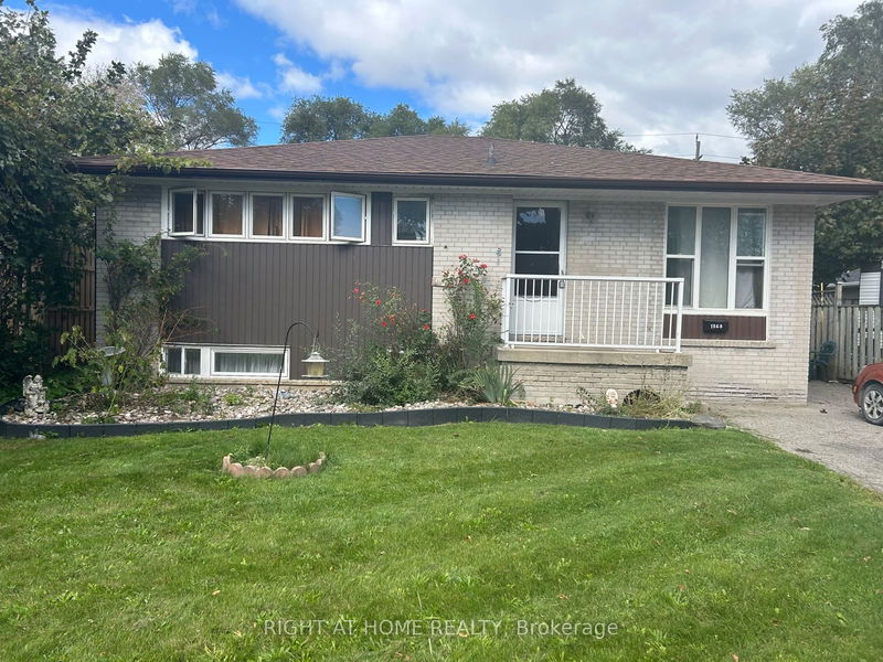 1368 Poprad Ave  Pickering, L1W 1L1 | Image 1