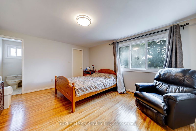 15 Pipers Green Ave  Toronto, M1S 3J9 | Image 12