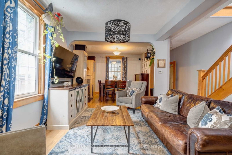 31 Kildonan Rd, Toronto, M4E 2N5 | Image 3