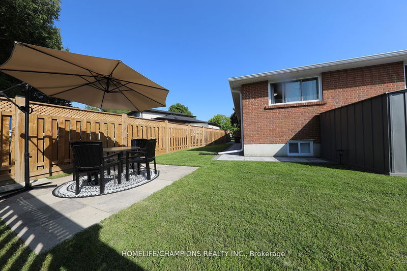 646 Chancery Crt  Oshawa, L1G 6P8 | Image 23