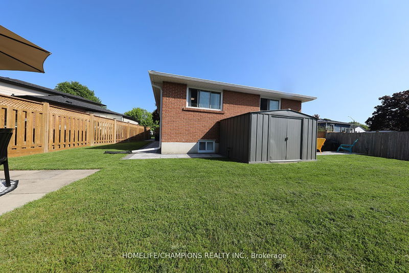 646 Chancery Crt  Oshawa, L1G 6P8 | Image 25