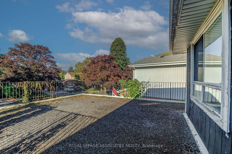 1801 Storrington St  Pickering, L1V 2X2 | Image 12