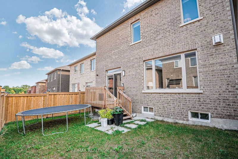 2407 Florentine Pl  Pickering, L1X 0H1 | Image 33