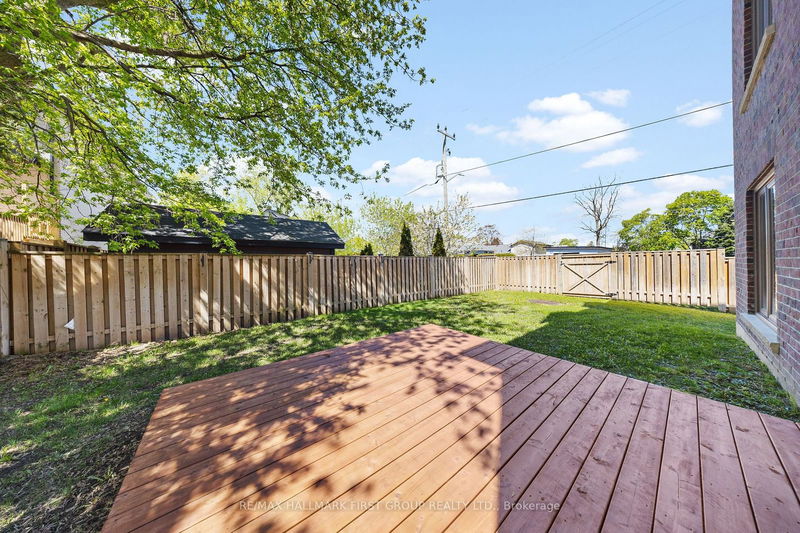 732 Hillview Cres  Pickering, L1W 2R8 | Image 34