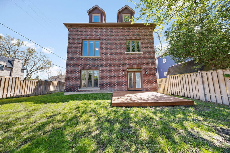 732 Hillview Cres  Pickering, L1W 2R8 | Image 35