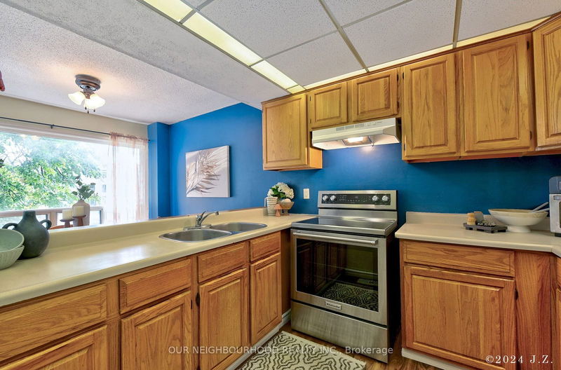 67 Parklane Circ  Clarington, L1C 3V9 | Image 10