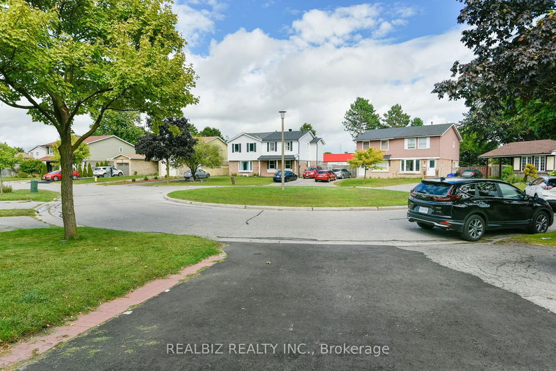 1354 Orlando Crt  Oshawa, L1G 6T9 | Image 39