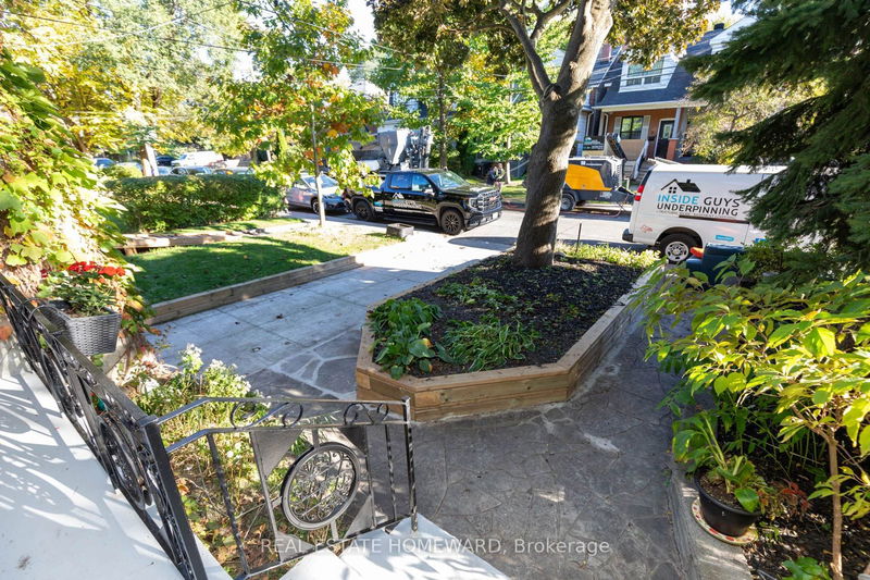 6 Balfour Ave  Toronto, M4C 1T5 | Image 3