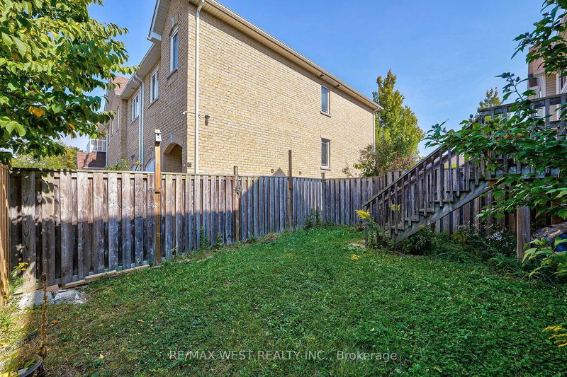 135 Homestead Rd  Toronto, M1E 3S1 | Image 28