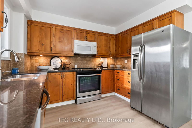 298 Waverly St S Oshawa, L1J 5V6 | Image 15