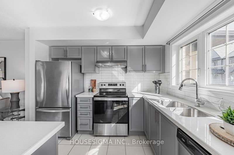 43 Amulet Way E Whitby, L1R 0R5 | Image 14