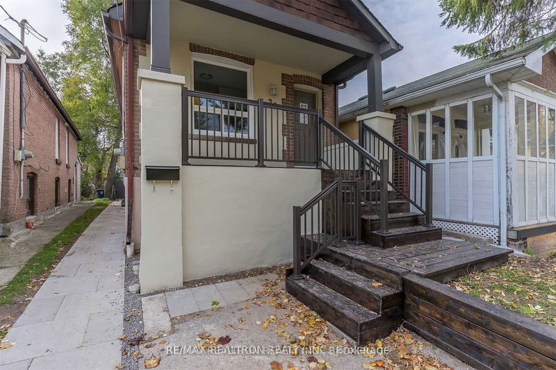 39 Goodwood Park Cres  Toronto, M4C 2G6 | Image 2