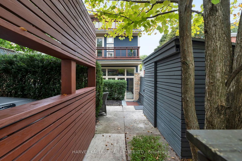 283 Kenilworth Ave  Toronto, M4L 3S9 | Image 24